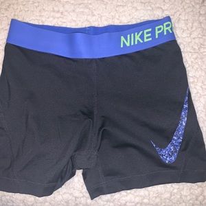 Kids Nike pro size med